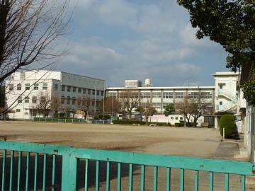 陣山小学校